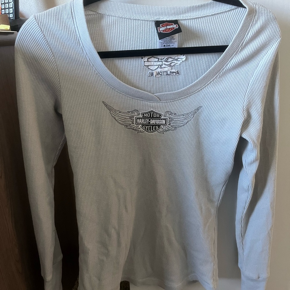 Harley-Davidson Light Gray Long Sleeve Ribbed Tee with Winged Logo